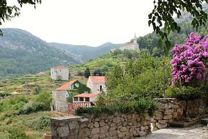 Pitve, pohled s kostelem