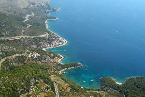 Milna a okolní zátoky