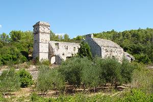 Klášter v zátoce Mostir