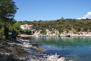 Další z ramen zátoky Lovišće