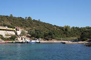 Restaurace v zátoce Lovišće