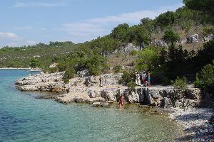 Pravý břeh zátoky