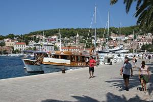 Nábřeží ve Hvaru