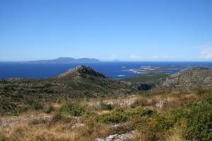 Pohled na ostrov Vis a Paklené ostrovy