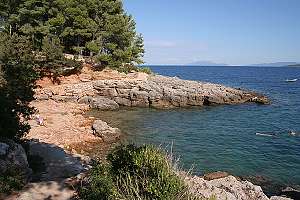 Skalnaté pobřeží