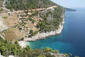 Nad zátokou Lučišće