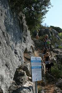 Závěrečný sestup k jeskyni