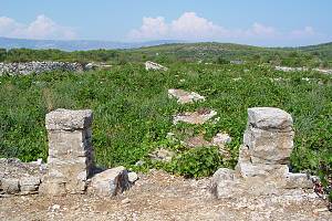 Další kamenné artefakty