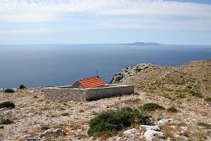 Kostelík Gospa od Zdravlja a ostrov Vis